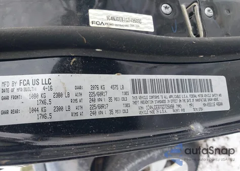 2016 Jeep Compass Latitude z USA, uszkodzony, nr VIN 1C4NJDEB7GD726090